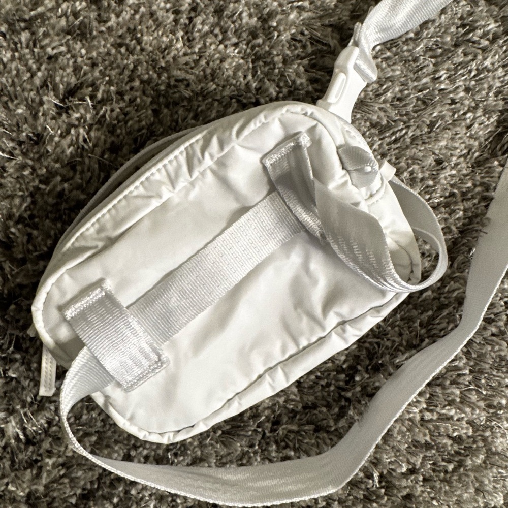 Athleta Fanny Pack - Picture 5 of 6